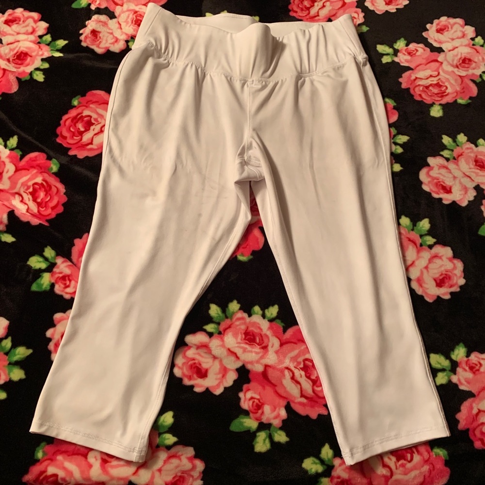White LIVI cropped active leggings 18/20